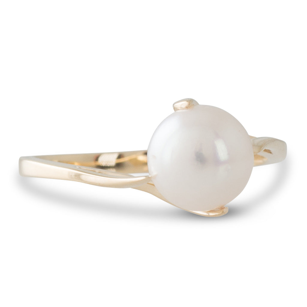 Akoya pearl store ring white gold