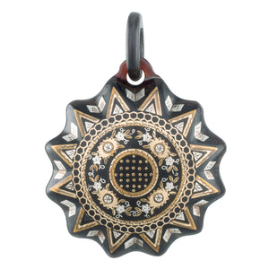 A Circular Drop Pique Pendant